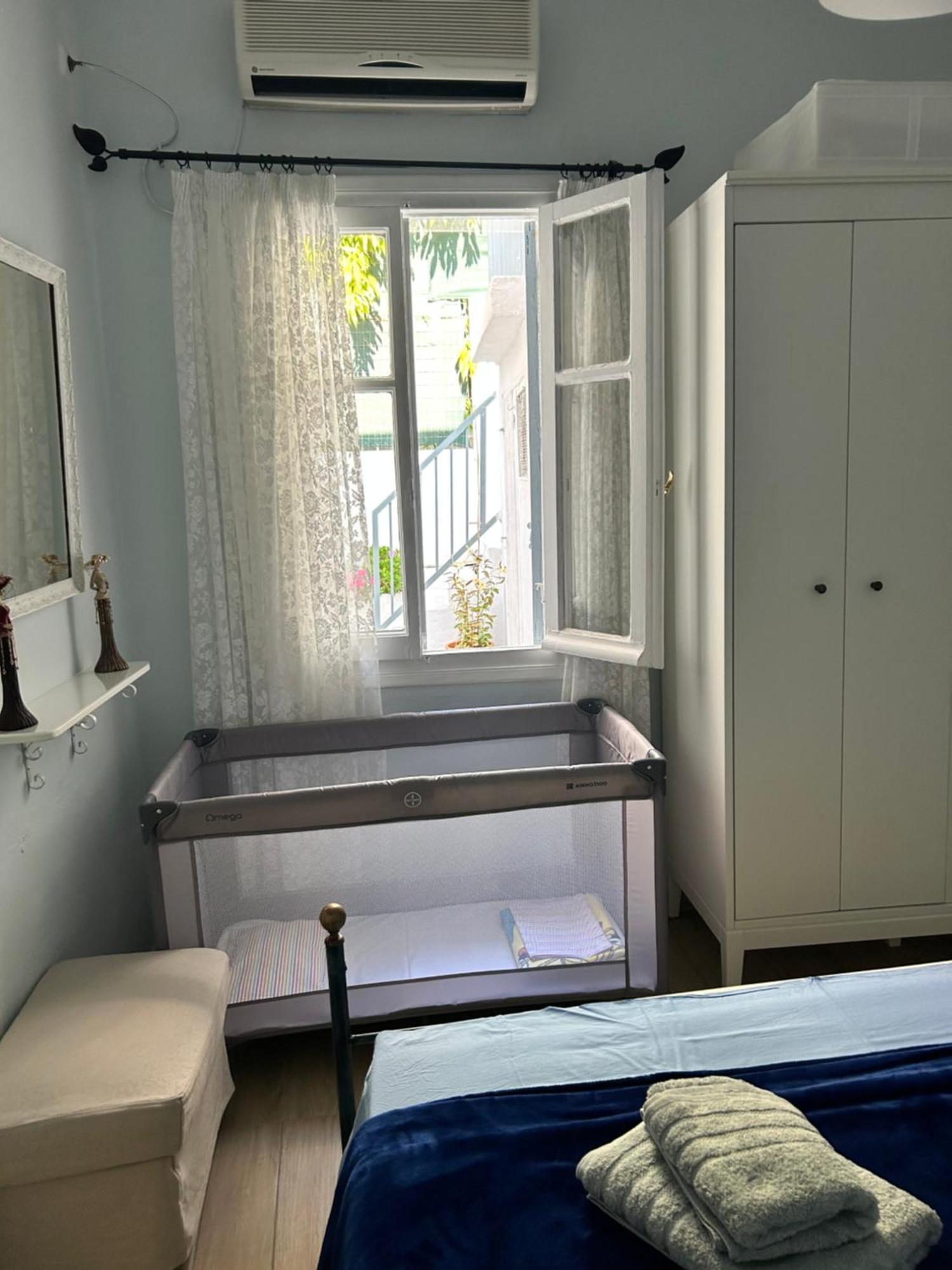 Cozy House With Backyard At Iraklio Attikis Apartment Athens Exterior photo