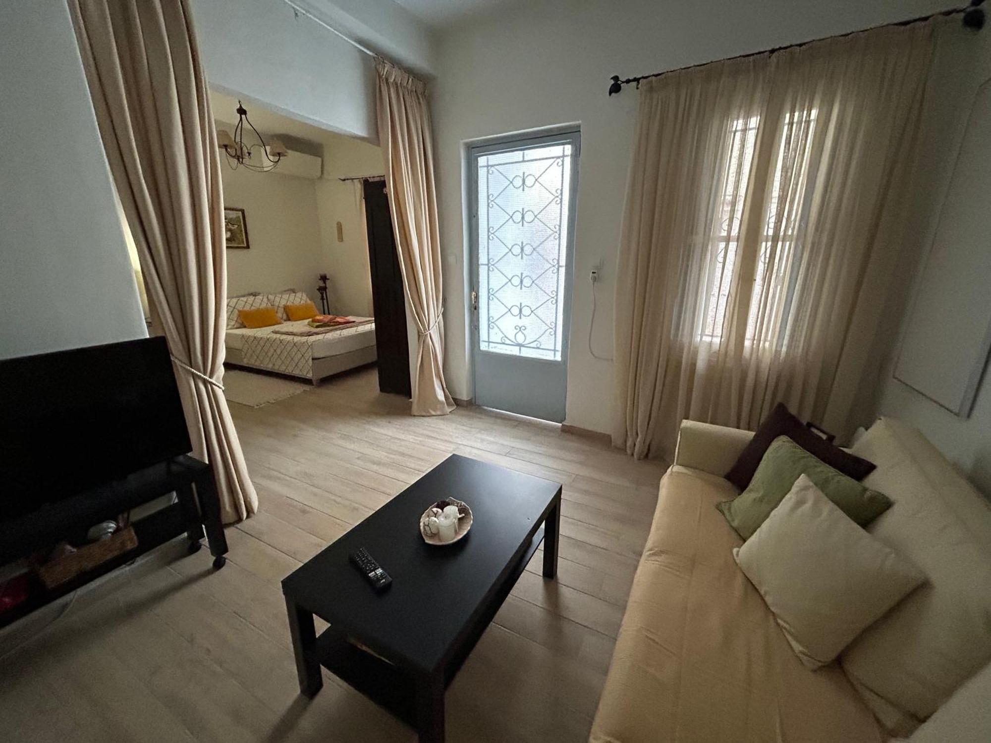 Cozy House With Backyard At Iraklio Attikis Apartment Athens Exterior photo